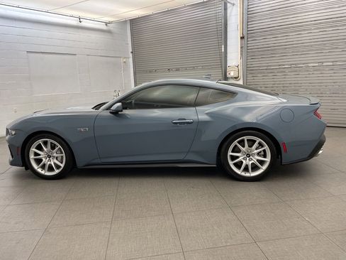 Used 2024 Ford Mustang GT Premium image 7