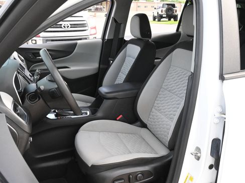 Used 2020 Chevrolet Equinox LS w/ LS Convenience Package FWD image 16