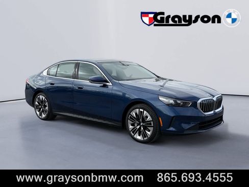 New 2026 BMW 530i xDrive w/ Executive Package image 1