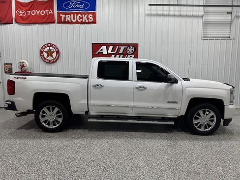 Used 2017 Chevrolet Silverado 1500 High Country image 5