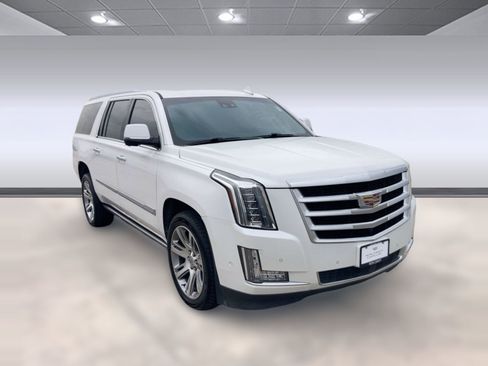 Used 2019 Cadillac Escalade ESV Premium Luxury image 6