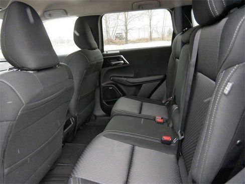 New 2026 Mitsubishi Outlander ES image 5