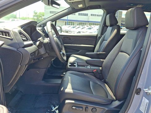 Used 2024 Honda Odyssey Sport image 14