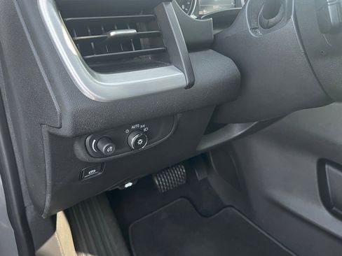 Used 2021 GMC Terrain SLE w/ Driver Convenience Package image 28