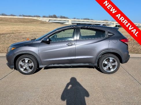 Used 2018 Honda HR-V LX image 6