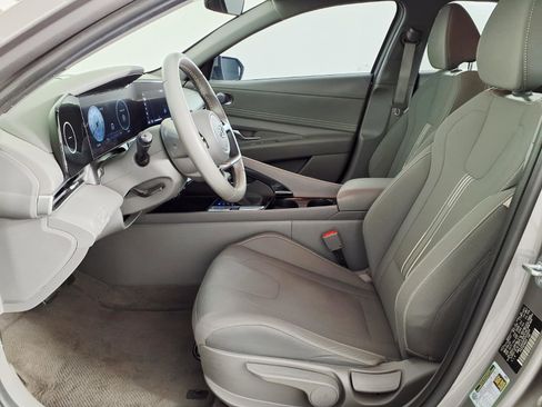Certified 2023 Hyundai Elantra SEL w/ Convenience Package FWD image 17