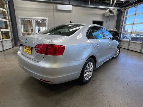 Used 2013 Volkswagen Jetta SE image 5