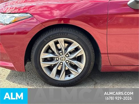 Used 2022 Toyota Avalon XLE image 11