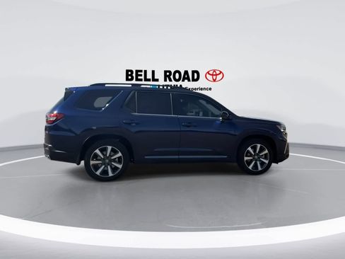 Used 2025 Honda Pilot Elite image 9