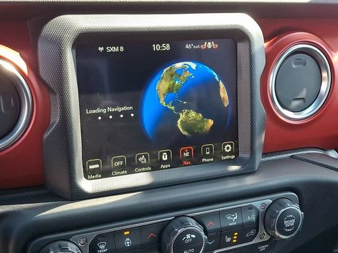 Used 2022 Jeep Gladiator Rubicon w/ LED Lighting Group AWD/4WD image 16