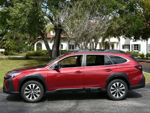Used 2025 Subaru Outback Limited image 28
