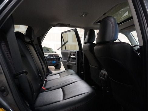 Used 2019 Toyota 4Runner TRD Off-Road Premium AWD/4WD image 15
