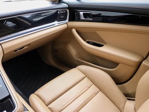 Used 2018 Porsche Panamera 4S AWD/4WD image 19