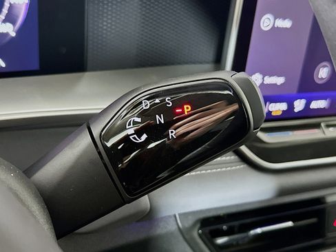 New 2026 Volkswagen Tiguan SE AWD/4WD image 16