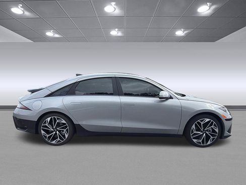 Certified 2024 Hyundai Ioniq 6 Limited RWD image 4
