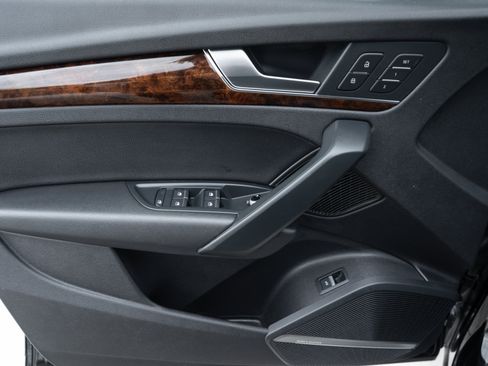 Used 2018 Audi Q5 2.0T Premium Plus w/ Premium Plus Package image 33