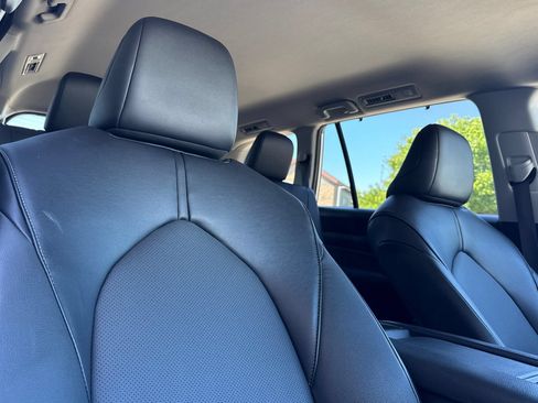 Certified 2025 Toyota Grand Highlander AWD image 22