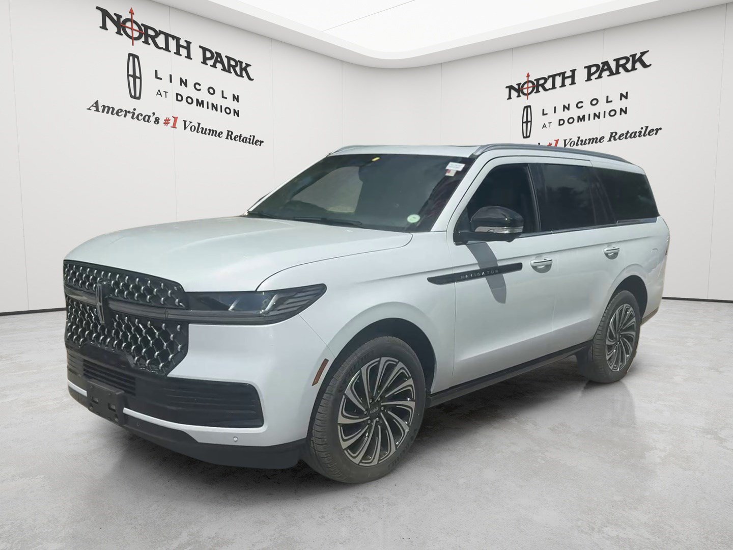 New 2026 Lincoln Navigator Black Label AWD/4WD image 1