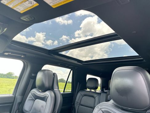 Used 2023 Lincoln Navigator Reserve AWD/4WD image 21