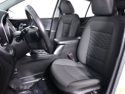 Used 2021 Chevrolet Equinox LT FWD image 30