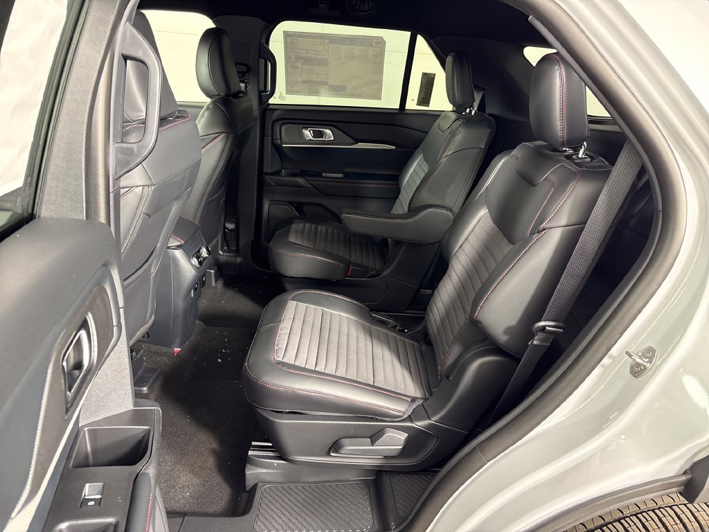 New 2026 Ford Explorer ST-Line w/ ST-Line Street Pack RWD image 30