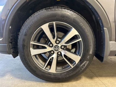 Used 2018 Toyota RAV4 XLE w/ Plus Extra Value Package AWD/4WD image 10