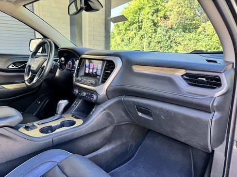 Used 2017 GMC Acadia Denali image 11