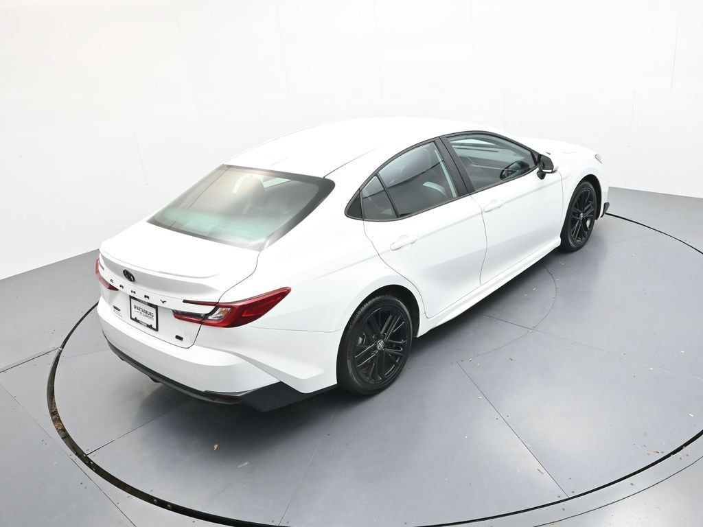 Used 2025 Toyota Camry SE FWD image 29