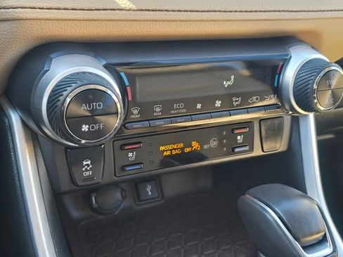 Used 2020 Toyota RAV4 Limited w/ Limited Grade Weather Package AWD/4WD image 22