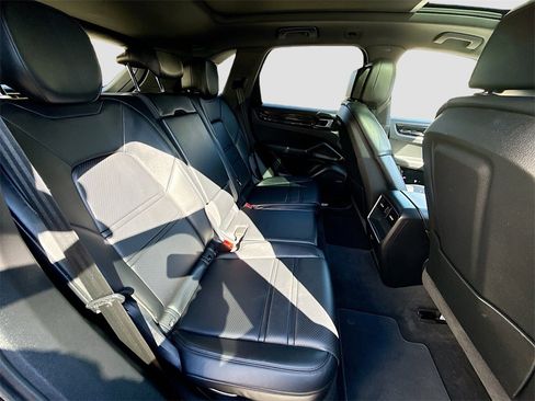 Used 2021 Porsche Cayenne S image 30