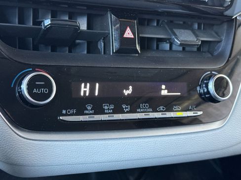 Used 2021 Toyota Corolla LE w/ Carpet Mat Package (TMS) image 22