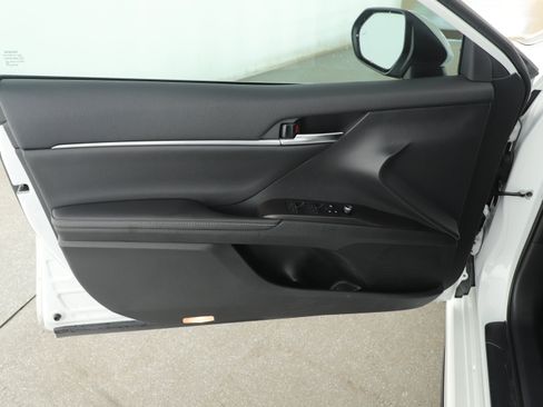 Used 2024 Toyota Camry XSE image 9