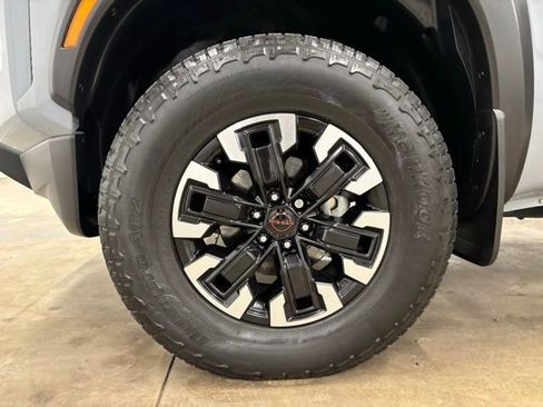 Used 2024 Nissan Frontier Pro-X image 9