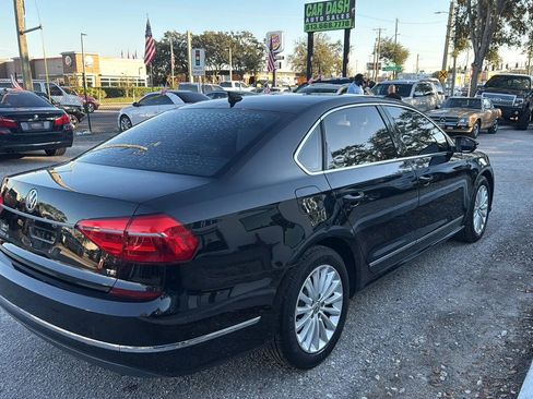 Used 2016 Volkswagen Passat 1.8T SE image 4