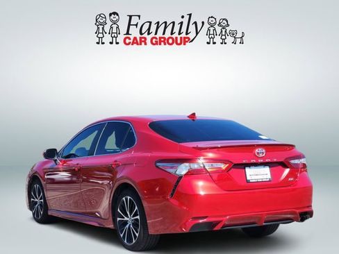 Used 2019 Toyota Camry SE w/ Convenience Package image 3