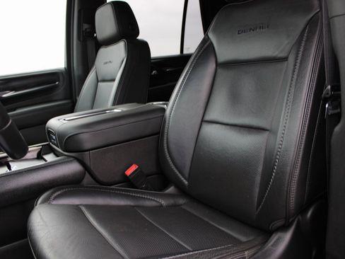 Used 2021 GMC Yukon Denali image 11