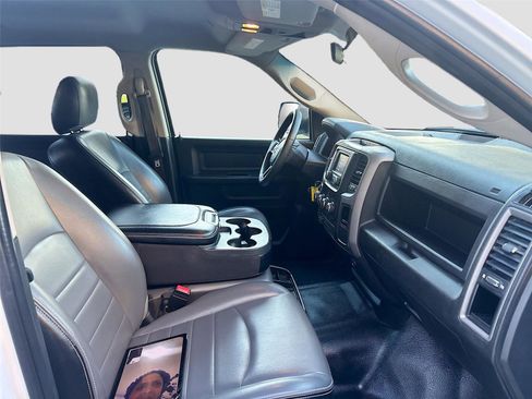 Used 2022 RAM 1500 Tradesman w/ Chrome Appearance Group image 28