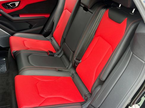 Used 2020 Lamborghini Urus AWD/4WD image 17