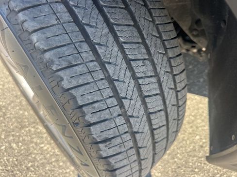 Used 2025 Acura MDX FWD image 35