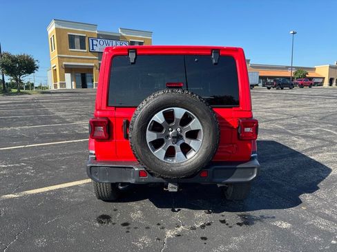 Used 2021 Jeep Wrangler Unlimited Sahara w/ Uconnect 4C Nav & Sound Group AWD/4WD image 6