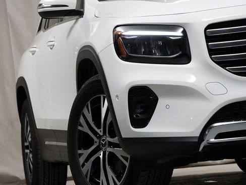 Certified 2026 Mercedes-Benz GLB 250 4MATIC image 4