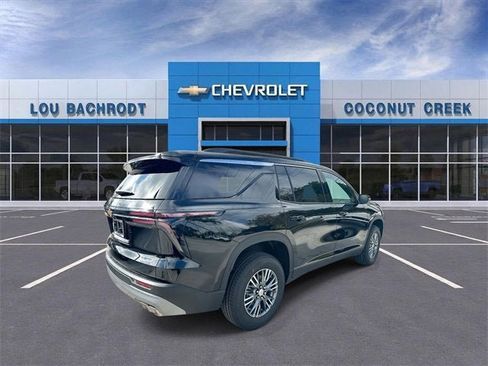 New 2026 Chevrolet Traverse LT image 8