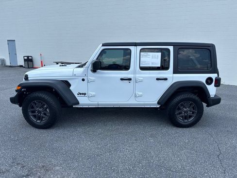 Used 2024 Jeep Wrangler Unlimited Sport AWD/4WD image 4