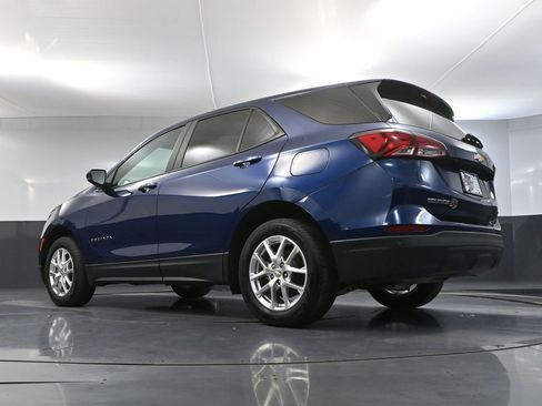 Used 2022 Chevrolet Equinox LS AWD/4WD image 47