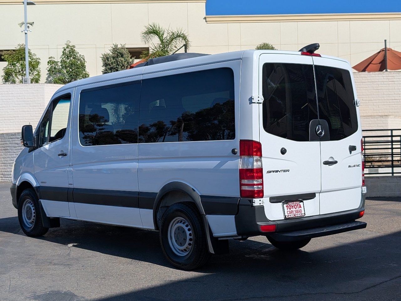 Used 2016 Mercedes-Benz Sprinter 2500 image 11
