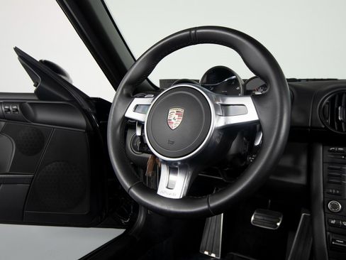 Used 2011 Porsche Boxster Spyder image 32