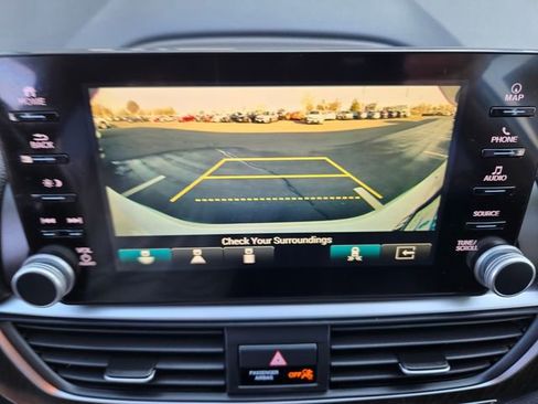 Used 2019 Honda Accord Touring image 17