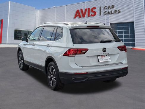 Used 2024 Volkswagen Tiguan SE image 9