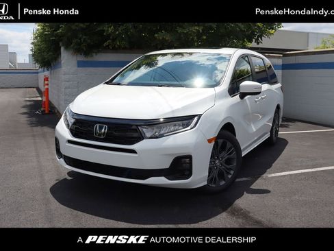 Certified 2026 Honda Odyssey Touring image 1