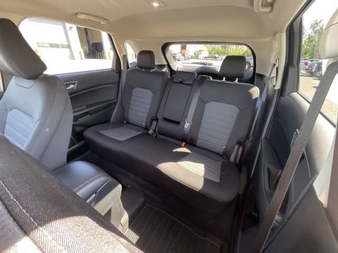 Used 2024 Ford Edge SE w/ Black Appearance Package AWD/4WD image 22
